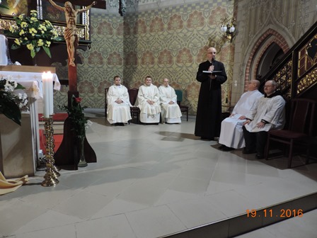 Legnica - parafia św. Jacka - pielgrzymka parafialna z aktem zawierzenie Chrystusowi Królowi przed Relikwiami Eucharystii!