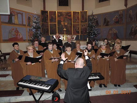 Noworoczny koncert kolęd w wykonaniu dwóch chórów: Ancantarena z naszej parafii i Effatha ze Starołęki Małej.